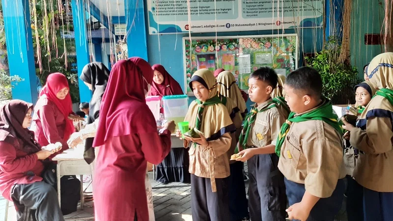 Ikwam SD Muwri Gelar Bazar Makanan Minuman Sehat