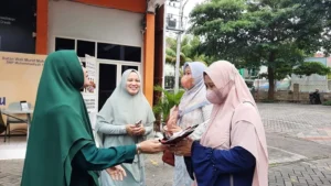 Ketika Ikwam Spemdalas Berbagi Buket Sabun