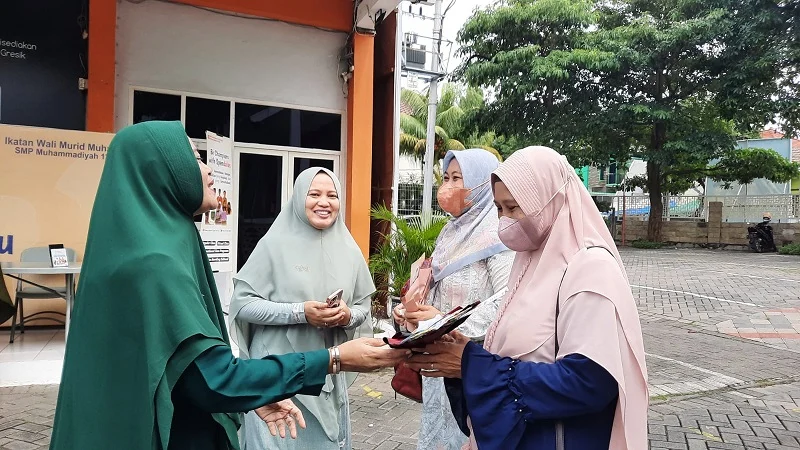 Ketika Ikwam Spemdalas Berbagi Buket Sabun