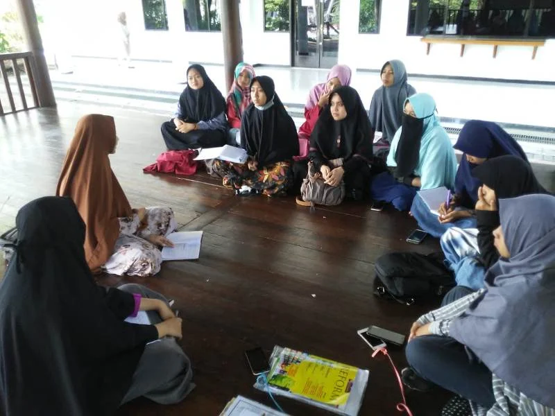 Immawati Writing Smile Menghapus Taqlid di Kalangan Mahasiswa