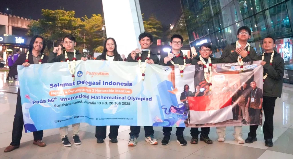 Kemendikdasmen Sukses Bina Siswa Indonesia hingga Berprestasi di IMO 2025