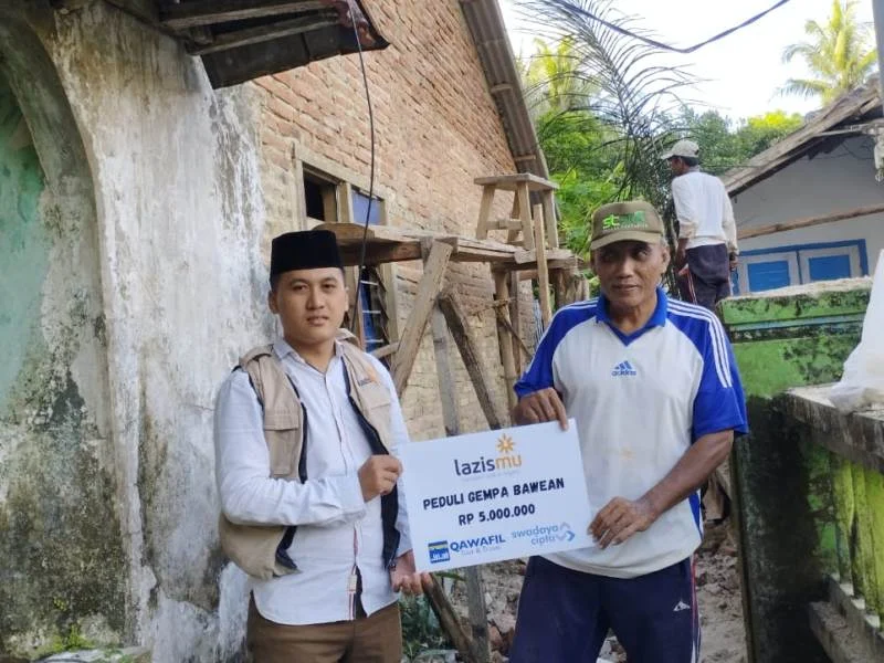 Donatur Sumbang Perbaikan Rumah Korban Gempa Bawean