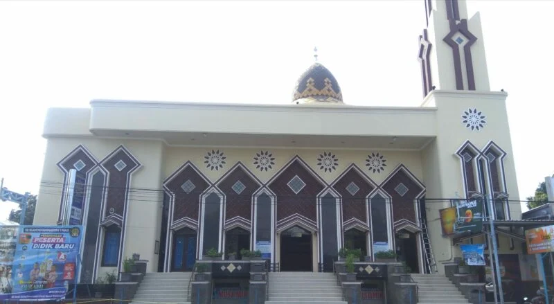 Infak Shalat Gerhana Masjid Al-Jihad Situbondo untuk Palestina