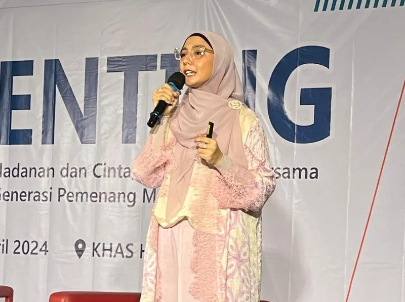 Peran Ayah Melatih Kepemimpinan Anak