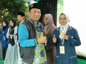 15 Pemenang Lomba Ismu in Arabic SMP, Al-Islah Paciran Raih Perak