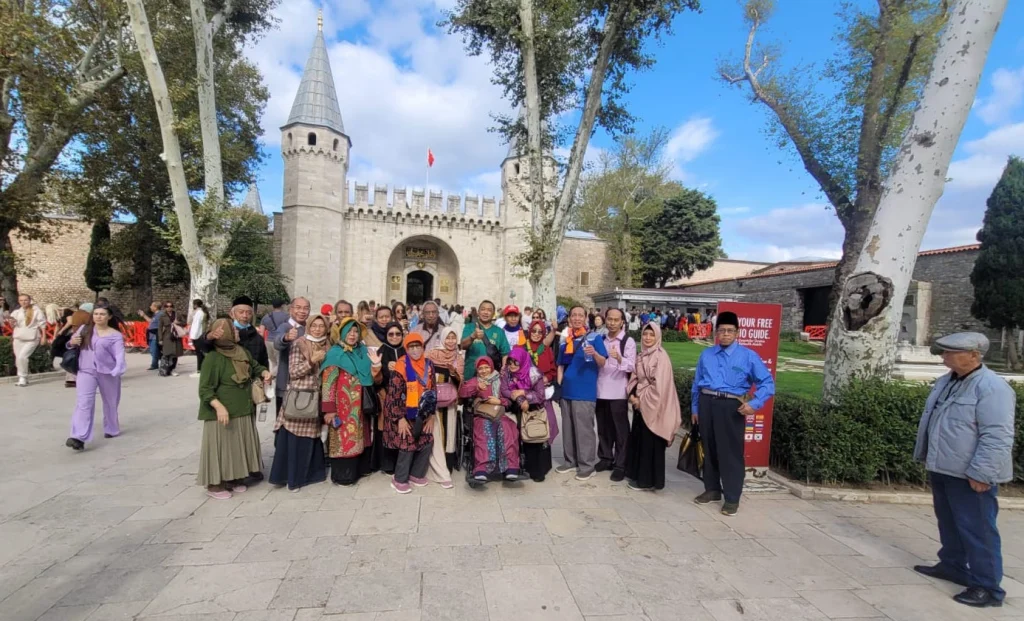 Menemukan Sultan Bayangan Allah di Istanbul Turki