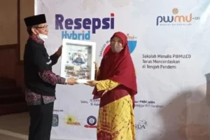 PWMU.CO Beri Penghargaan Pendirinya, Air Mata Bercucuran