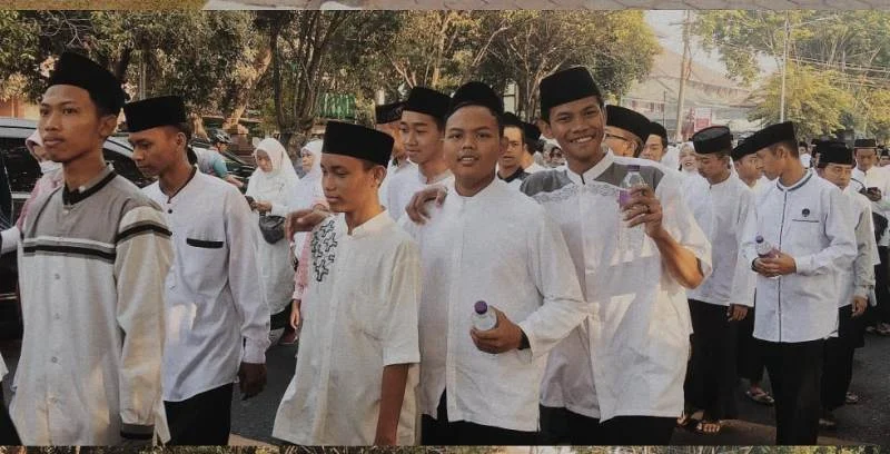 Mlaku Sarungan Bareng Bupati