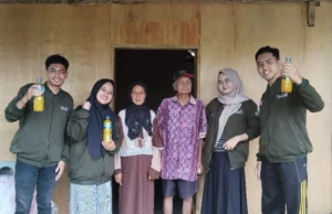 Branding Jamu Kunyit Asem Seloliman oleh Mahasiswa KKN