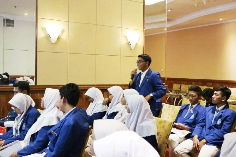 Menambah Wawasan Jurnalistik, Awak Media Sekolah Ini Berkunjung ke Dapur Redaksi Koran Besar