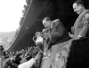 Jenderal Franco, Diktator Bola