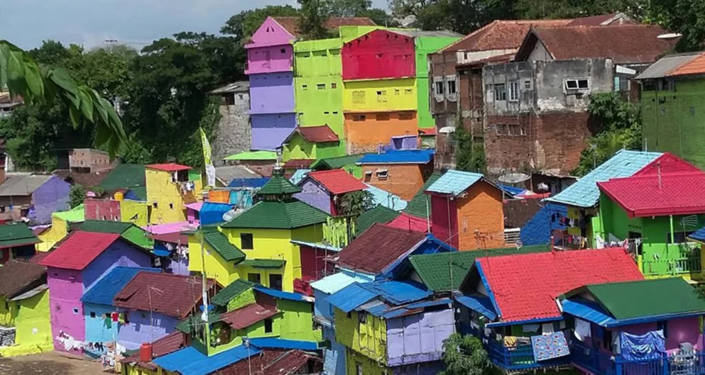 Kisah Sukses Mahasiswa UMM Ubah Perkampungan Kumuh Jadi Rio de Janeiro-nya Indonesia