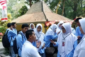 Kunjungi Pemandian Jolotundo Mencari Tujuh Unsur Budaya Masyarakat
