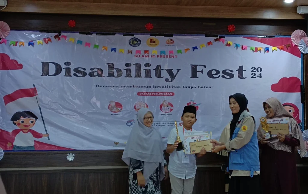 Siswa Inklusi SD Mumtaz Menorehkan Prestasi di Acara Disability Fest 2024