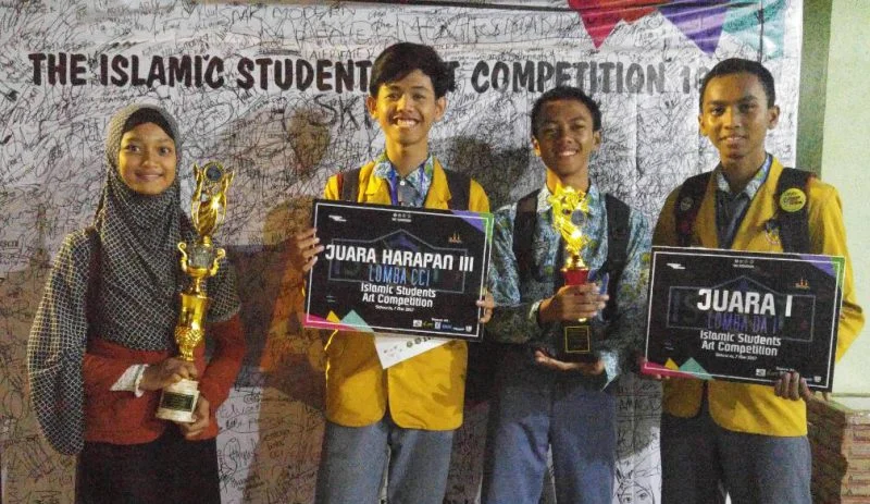 SMA Muhammadiyah 1 Surabaya Borong 2 Trophy di Islamic Competition