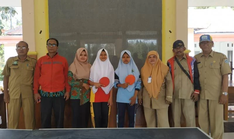 Sekolah di Atas Tanggul, tapi Prestasi Selalu Unggul