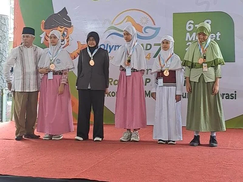 Kontingen SD Ikrom Rebut 4 Medali Olympicad