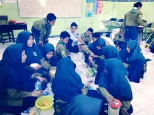 Saking Semangat Membuat Jus sampai Lupa Menaburi Gula