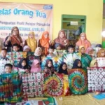 Serunya Siswa dan Orangtua KB TK Aisyiyah Melirang Membatik Shibori
