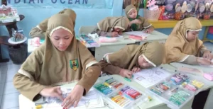 Serunya Lomba Literasi di Hari Keempat MPLS SD Muri Gresik