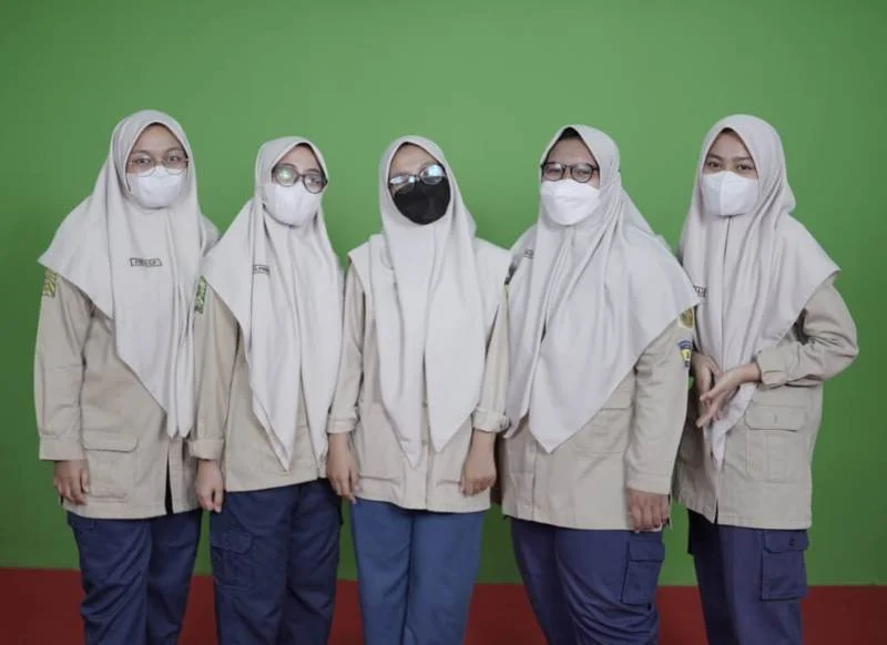 Limbah Kulit Nanas Antarkan KIR Smamda Juara Dunia