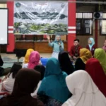 Kenalkan Tanaman Hidroponik ke Warga, Inilah Keunggulannya