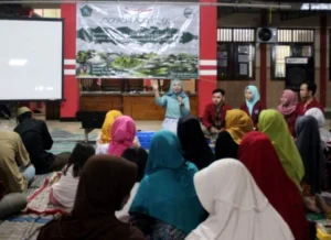 Kenalkan Tanaman Hidroponik ke Warga, Inilah Keunggulannya