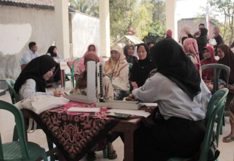 Buka Posko Kesehatan, Inilah Daftar Keluhan Sakit Warga Desa