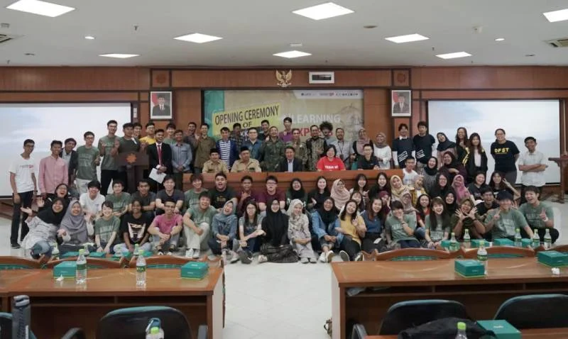 Mahasiswa Singapura dan Jepang Ikuti KKN UMY di Kulon Progo