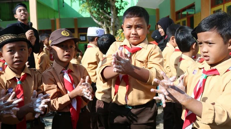 “Oooh Gini Toh Cara Cuci Tangan Itu…..”