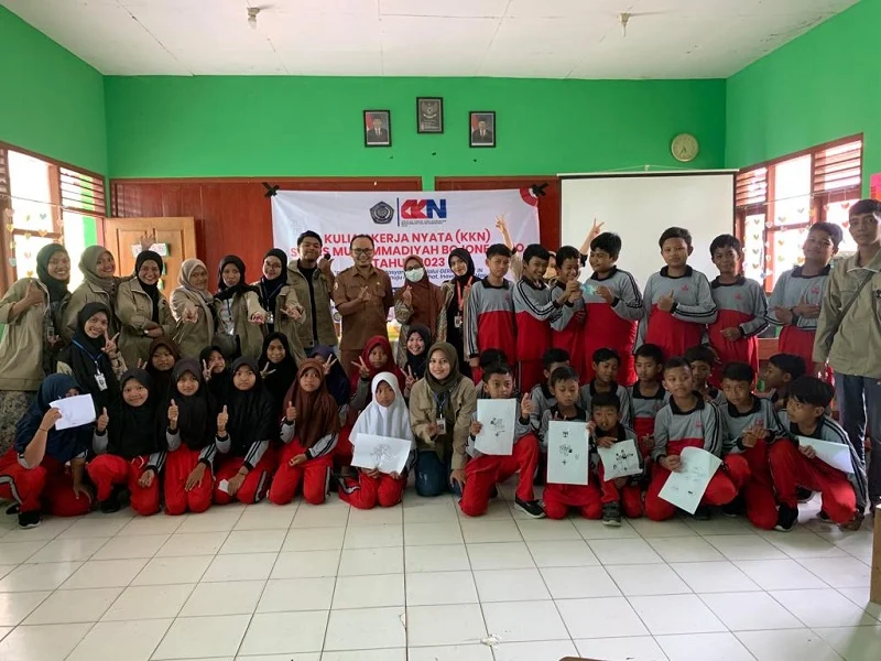 Mahasiswa KKN Stikes Muhammadiyah Bojonegoro Sosialisasi Kesehatan Remaja