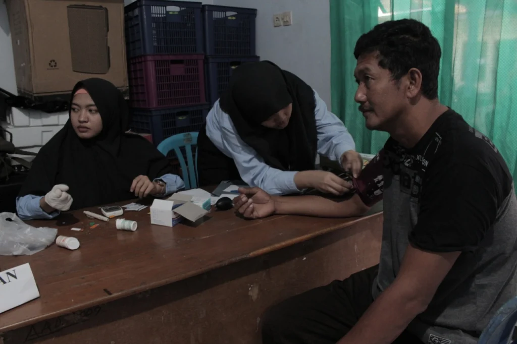 Mahasiswa Datang Buka Layanan Kesehatan Gratis di Desa Sumberoto