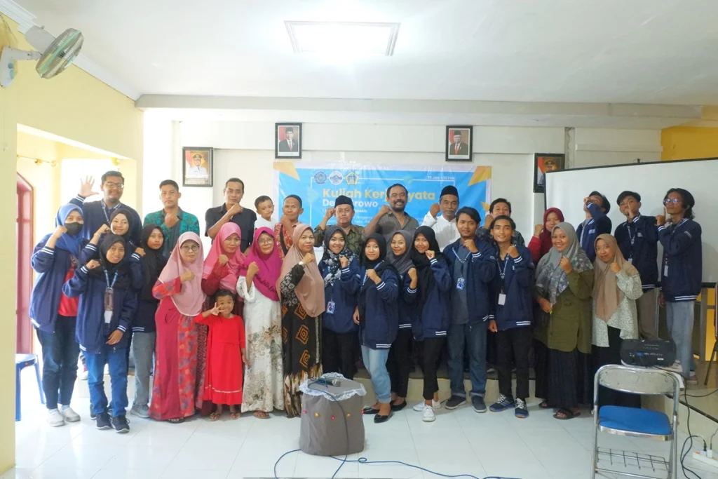 Mahasiswa UMG Sosialisasi Bank Sampah dan Ecobrik