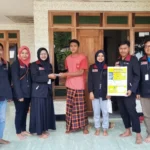 Mahasiswa KKN Sebarkan Abate ke Warga Desa Cegah DB