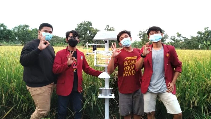 KKN UMSurabaya Ciptakan Alat Pengusir Hama