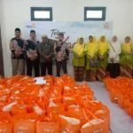 Kado Ramadhan 1.100 Paket Lazismu untuk Warga Dukun