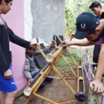 Mahasiswa KKN Mengenalkan Media Tanam Bambu untuk Sayuran