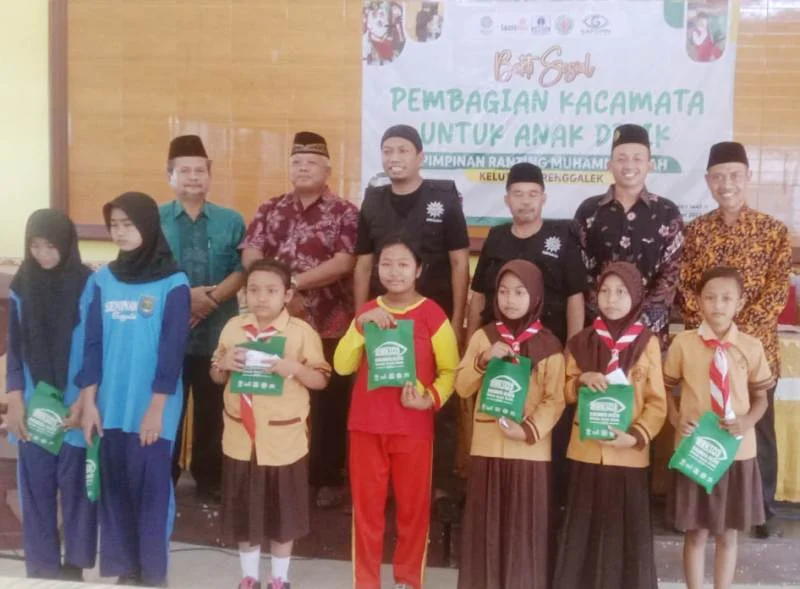 Pembagian Kacamata Gratis PRM Kelutan, 10 Persen Anak Gangguan Mata
