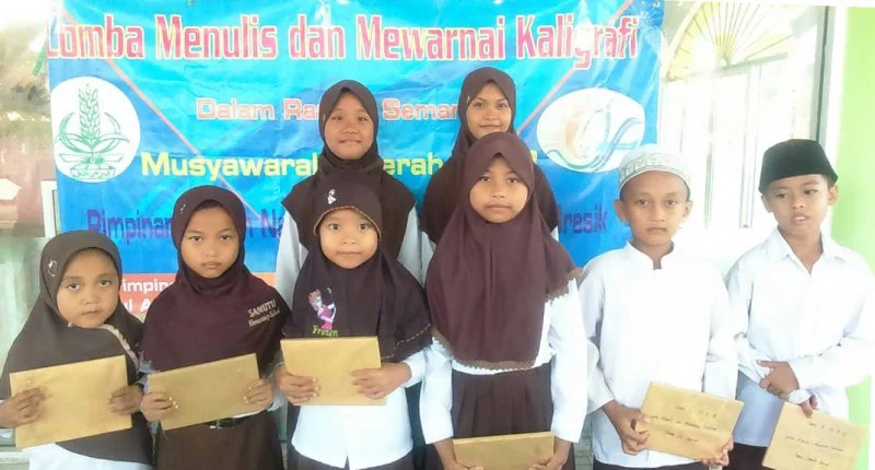 Ini Upaya Nasyiah Melestarikan Seni Kaligrafi di Sangkapura Pulau Bawean