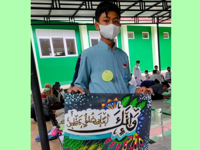 Santri MBS Barat Juara Kaligrafi