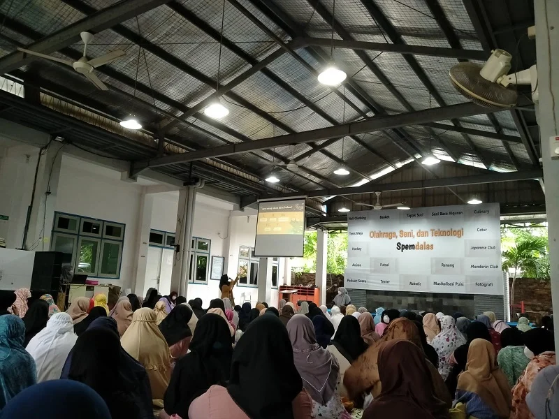 Kalimah Spemdalas Membahas Dampak Positif Negatif Bermedia Sosial