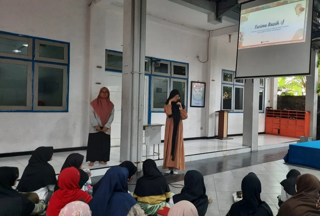 Kalimah Spemdalas Bahas Tren Berbusana Remaja Putri
