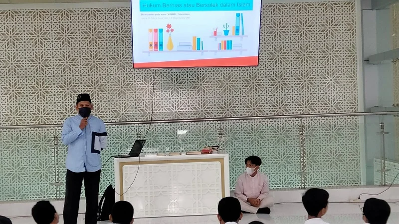 Kammil Spemdalas Bahas Larangan Laki-Laki Menyerupai Perempuan