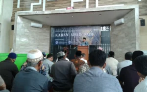 Ingin Bahagia Carilah Masalah, Resep Hidup Sukses Bupati Bojonegoro