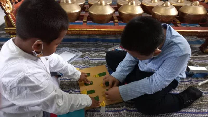 Kardus dan Daun Pisang Bisa Jadi Bahan Ajar di Sekolah Ini