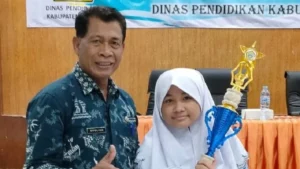 Esai Labirin Game Spemutu Juara I Festival Literasi Sekolah