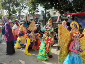 Karnaval Kemerdekaan, Wali Murid Jadi Peserta dengan Atraksi