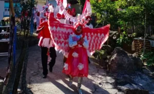 KKN Mahasiswa UMG Gelar Karnaval Kemerdekaan di Bawean