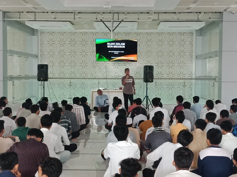 Kammil Spemdalas Bahas Bijak Bermedia Sosial