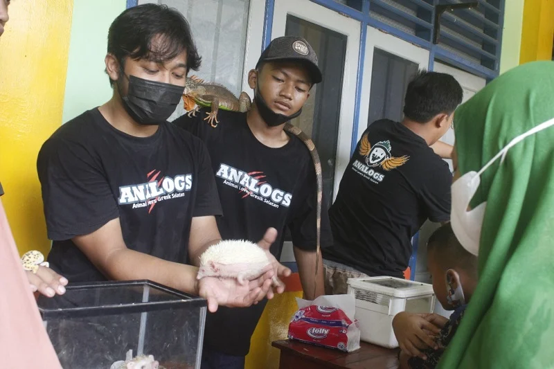 SD Muhammadiyah Benjeng Hadirkan Komunitas Satwa